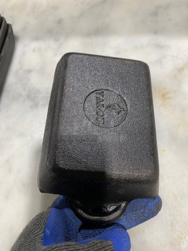 ALL ONE MONEY! Valor Cast Iron Casserole! - Image 5 of 7