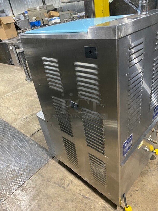 Coldelite Commercial 3 Handle Soft Serve Ice Cream Machine! All Stainless Steel! On Casters! Model: UF820 SN:225881 208V 3PH - Image 4 of 11