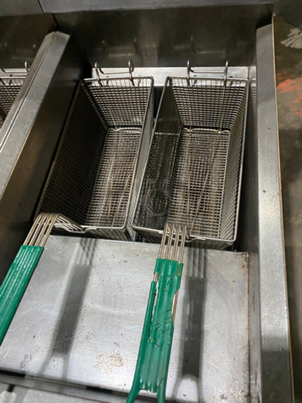 Pitco Frialator Commercial Natural Gas Powered Dual Bay Deep Fat Fryer! With Oil Filter System! With 4 Metal Frying Baskets! With Backsplash! All Stainless Steel! On Casters! - Image 6 of 9