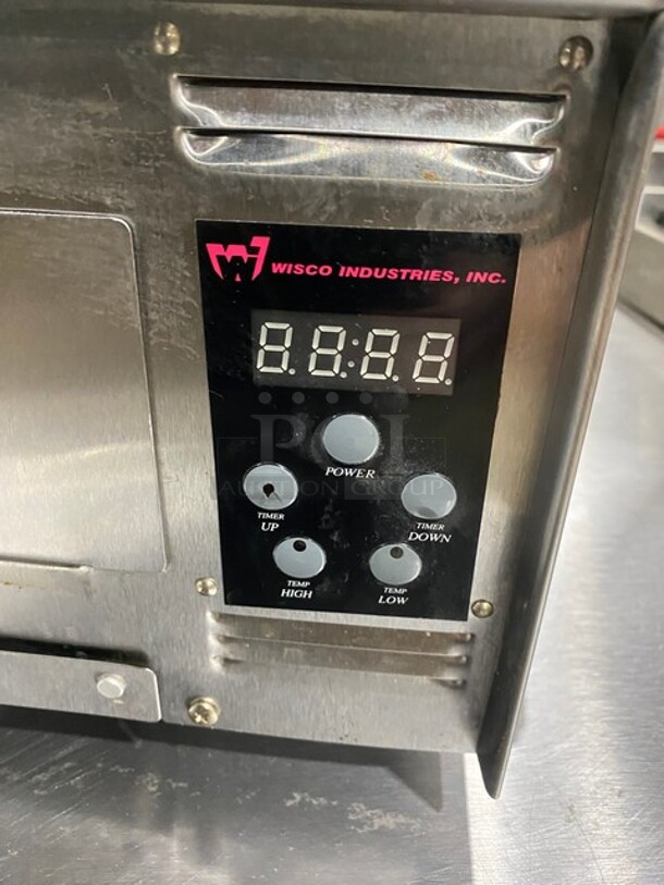 Wisco Commercial Countertop Electric Powered Pizza! MODEL 425C SN: J029618 120V  - Image 6 of 8