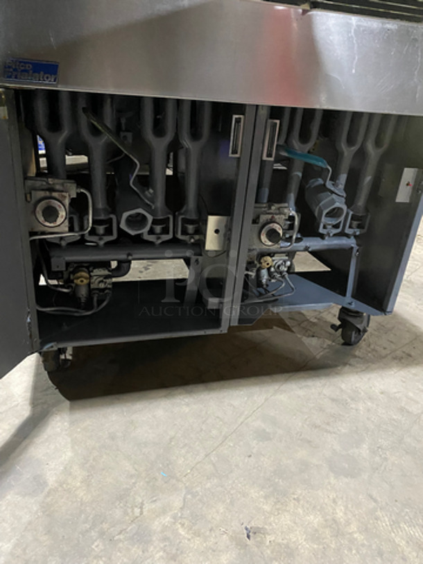 Pitco Frialator Commercial Natural Gas Powered Dual Bay Deep Fat Fryer! With Oil Filter System! With 4 Metal Frying Baskets! With Backsplash! All Stainless Steel! On Casters! - Image 7 of 9