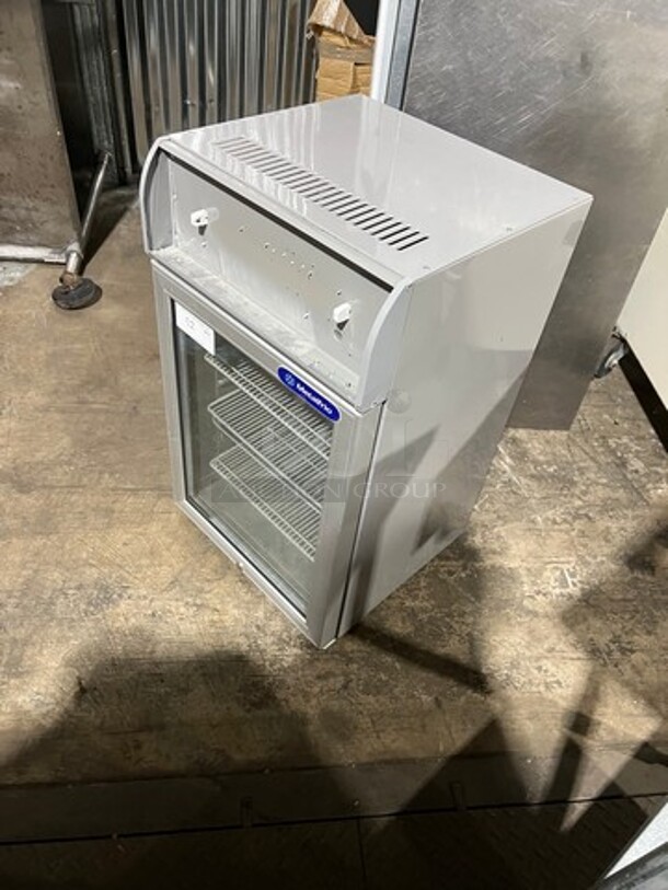 Metalfrio Countertop/ Undercounter Mini Fridge! With View Through Door! With Racks! Model: MT84 - Image 2 of 7