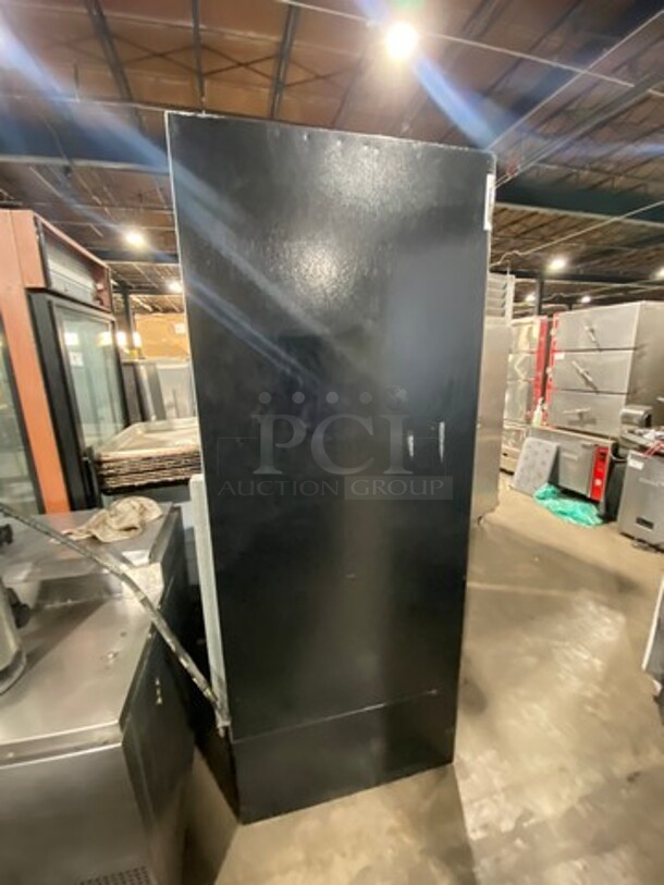 MASTERBILT Open Refrigerated  Grab-N-Go Display Case Merchandiser!
 W/ Night Curtain! Model BMOA-48 Serial 167086OCC01 115V/208-230V/60Hz/1 Phase - Image 3 of 7