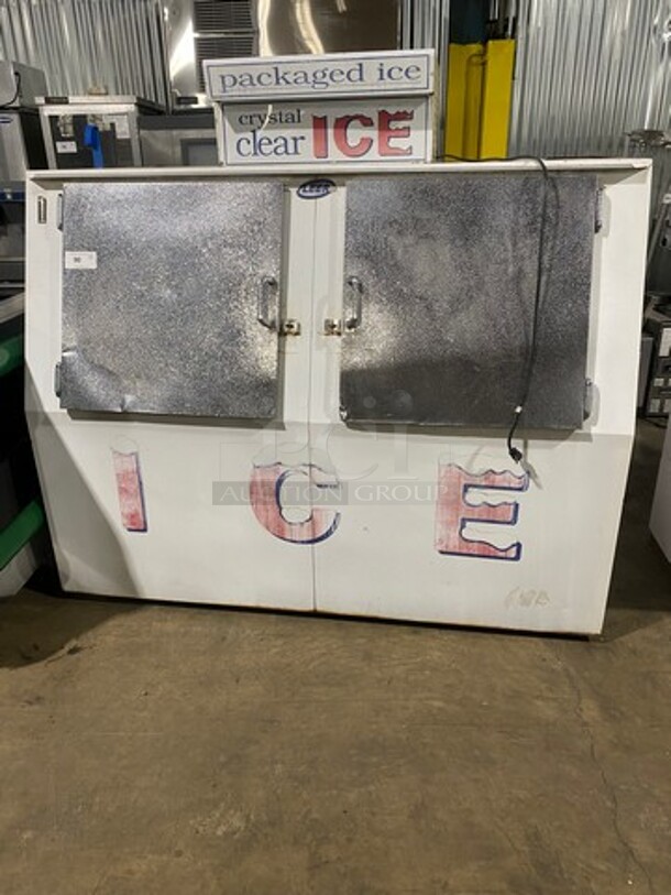 Leer Commercial Outdoor 2 Door Ice Merchandiser! Model: 602SA33MS SN: HAA0772 115V