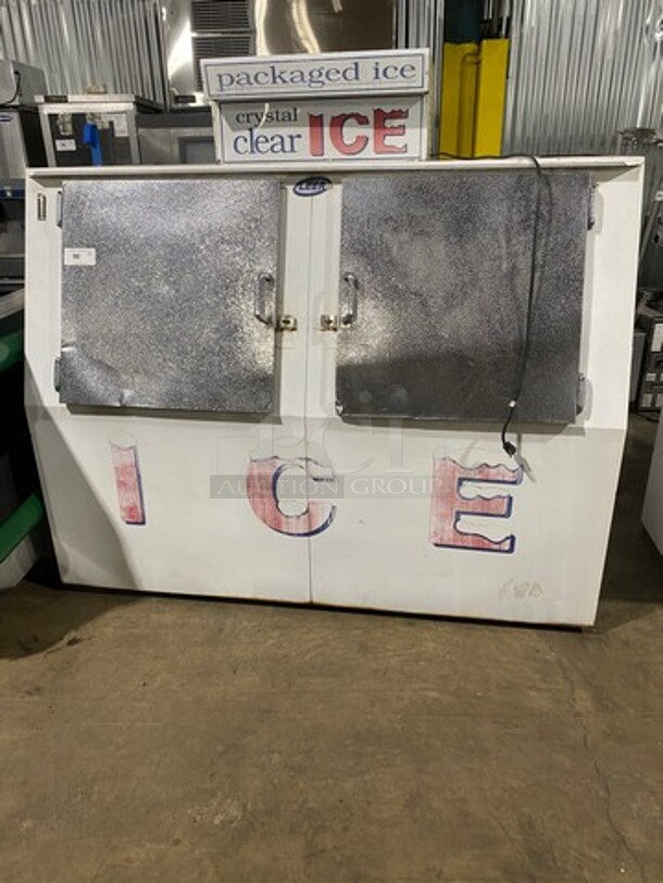Leer Commercial Outdoor 2 Door Ice Merchandiser! Model: 602SA33MS SN: HAA0772 115V - Image 1 of 8