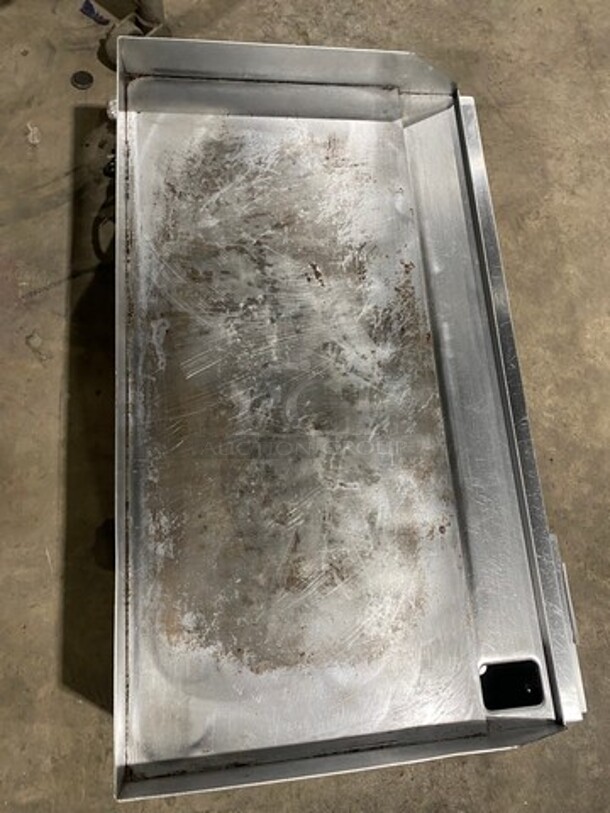 LATE MODEL! 2018 Eurodib Commercial Countertop Electric Powered Flat Griddle! With Back And Side Splashes! All Stainless Steel! On Small Legs! Model: SFE04910240 240V - Image 5 of 8