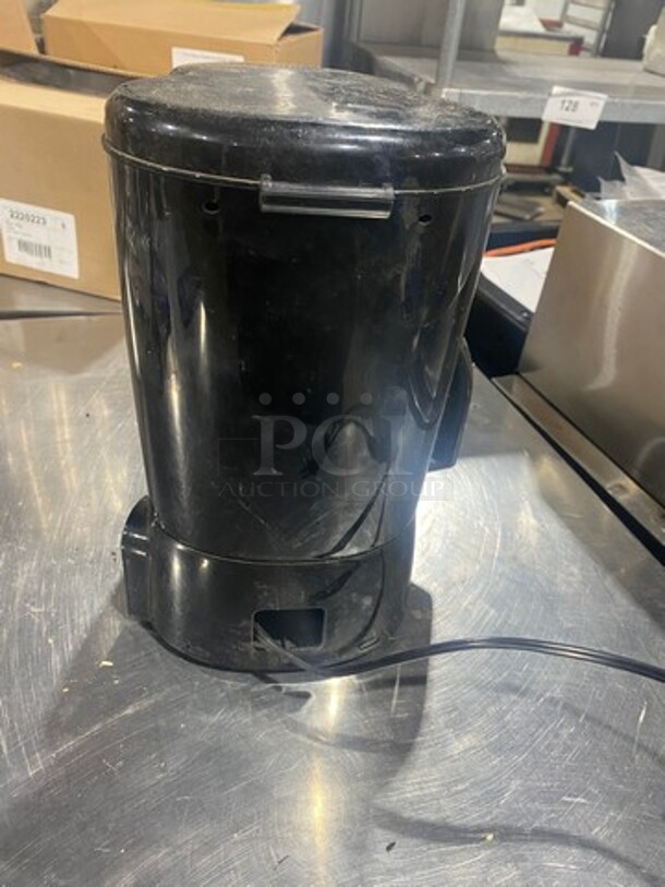 Countertop Coffee Maker Machine! With Coffee Pot! - Image 3 of 9