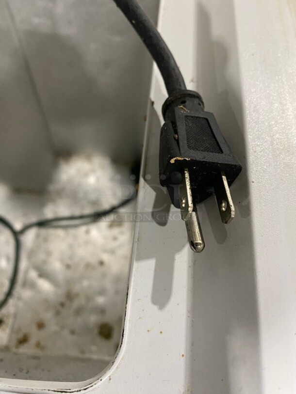 GREAT! Haier Commercial Reach Down Chest Freezer! Model HF71CL53NW Serial B300G04! 115V! WORKING WHEN REMOVED! - Image 7 of 7