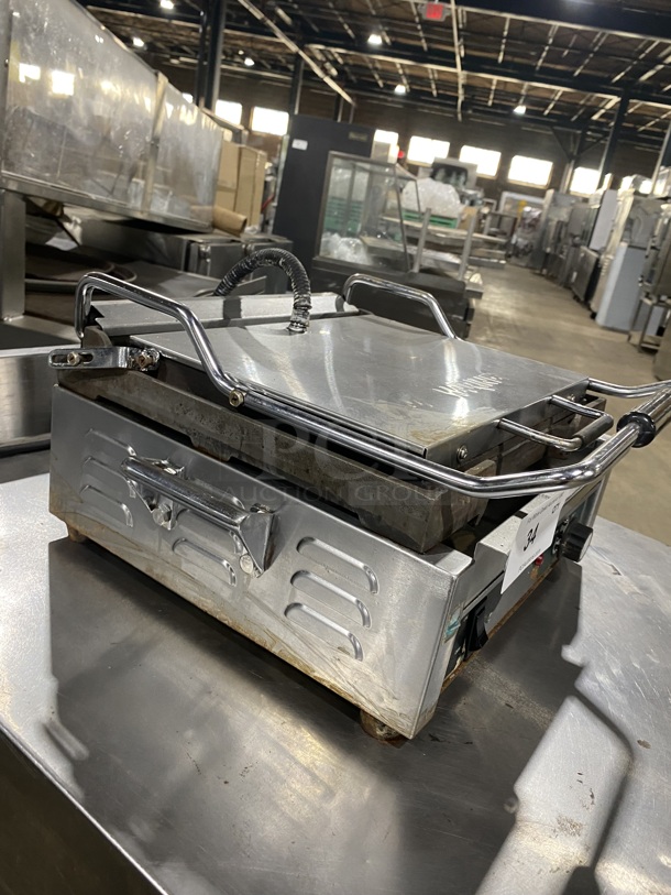 Waring Commercial Countertop Panini/Sandwich Grill! All Stainless Steel! Model: WFG250! 120V! - Image 3 of 8
