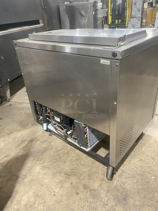 True All Stainless Steel Refrigerated Bain Marie/Sandwich Prep Table! With 2 Door Storage Underneath! Model TSSU36-08 Serial 8815688! 115V 1 Phase! On Casters!  - Image 3 of 9