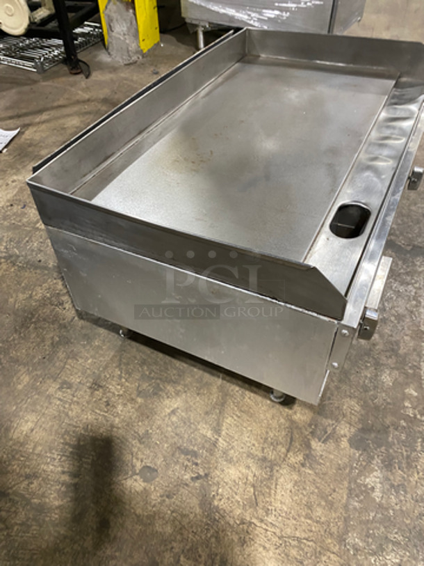 FAB! Commercial Countertop Natural Gas Powered Flat Top Griddle! With Back & Side Splashes! All Stainless Steel! On Legs! - Image 4 of 7