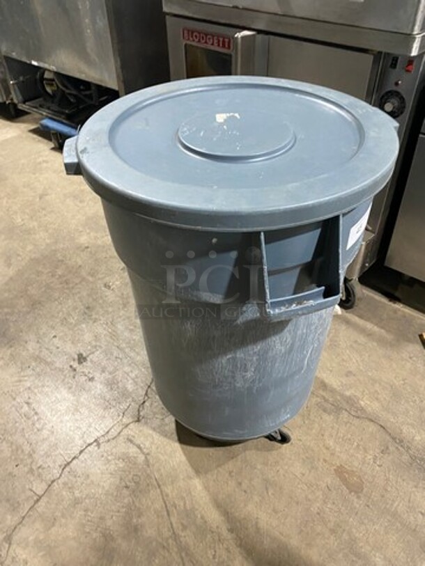 Grey Poly Trash Can! With Lid! On Dolly! - Image 2 of 8