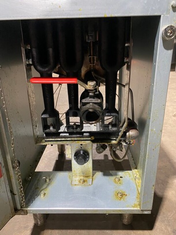 NICE! LATE MODEL! 2016 Black Diamond Commercial LP Powered Deep Fat Fryer! With 2 Metal Frying Baskets! All Stainless Steel! On Legs! Model: BDGF90 SN: 08163670055 - Image 8 of 12