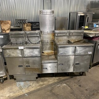Pitco 4 Bay Natural Gas Powered Commercial Deep Fat Fryer With Dump Station! Working When Removed! MODEL SGH50 SN: G11BD005237 115V 