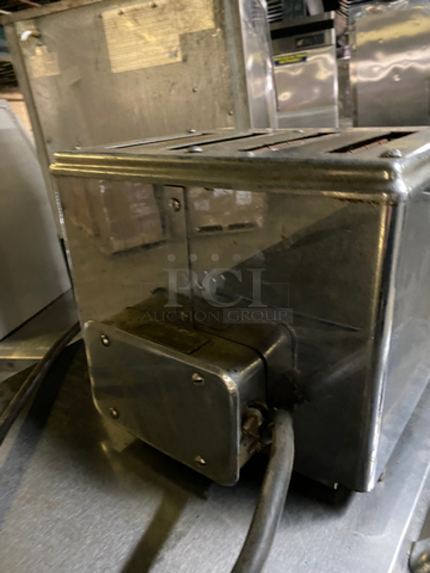 Toastmaster Countertop 4 Slice Toaster! - Image 4 of 8
