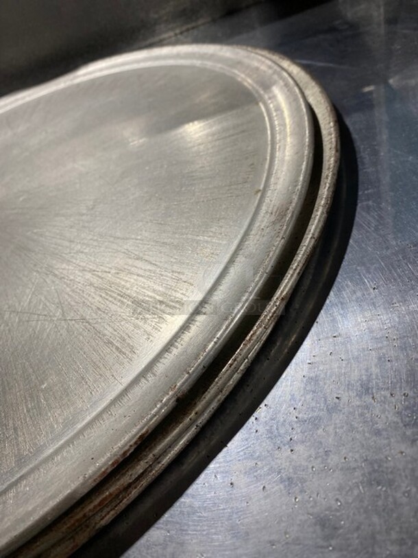 Aluminum Wide Rim Pizza Pan! - Image 2 of 3