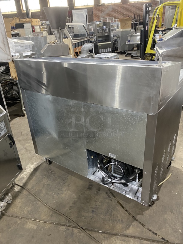 LEADER Commercial Refrigerated Pizza Prep Table! With 1 1/2 Door Storage Space Underneath! All Stainless Steel! On Casters! Model ESPT48 S/C Serial NP05C0836 115V/60Hz/1 Phase - Image 3 of 8