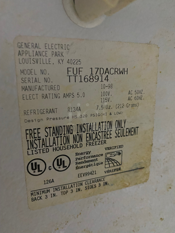 General Electric Commercial Single Door Reach In Freezer! With Shelves And Poly Coated Racks! Model: FUF17DACRWH SN: TT168914 100/115V 50/60HZ - Image 6 of 7