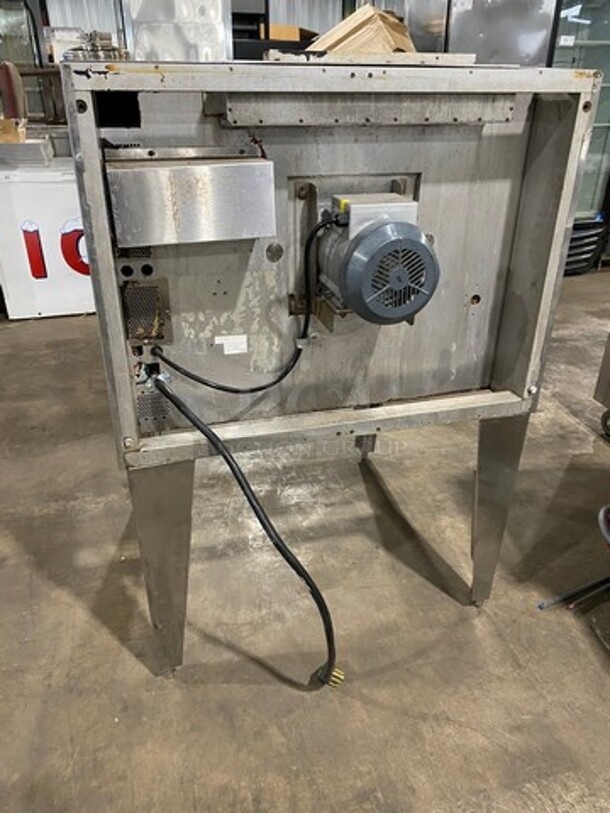 Blodgett Commercial Electric Powered Convection Oven! With Solid Doors! Metal Oven Racks! All Stainless Steel! On Legs! - Image 4 of 6