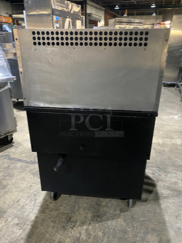 FAB! Southbend Natural Gas Powered WIDE BODY 4 Burner Stove! With Underneath Storage Space! With Raised Back Splash! All Stainless Steel! On Casters! Model: 1364D140 SN: 01H17122 - Image 4 of 10