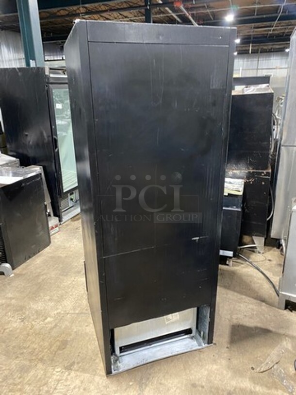 Carrier Commercial Single Door Reach In Refrigerator Merchandiser! With View Through Door! With Poly Coated Racks! Model: MC750 SN: 2207X75727 120V 60HZ 1 Phase - Image 3 of 7