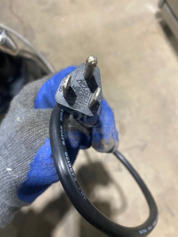 Bunn Commercial Countertop Barista Crafted Single Cup Coffee Brewer! Model: TRIFECTA - Image 5 of 5