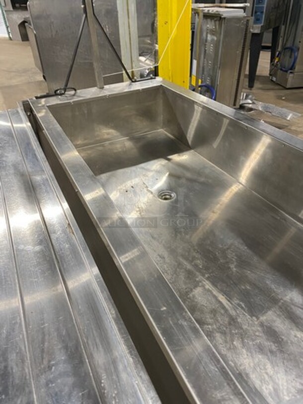 Vollrath Commercial Refrigerated Food Serving Station Counter/ Cold Pan! With Sneeze Guard! With Lowering Prep Line! Stainless Steel Body! On Casters! Model: R3871660 SN: B31500809205001 120V 60HZ 1 Phase - Image 6 of 11
