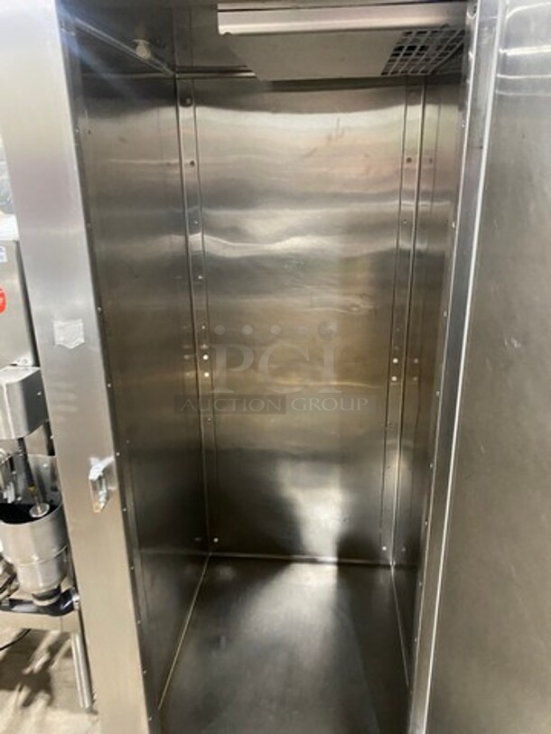 Traulsen Commercial Single Door Reach In Refrigerator! Solid Stainless Steel! On Legs! Model: RHT132WUTFHS SN: T92797D05 115V 60HZ 1 Phase - Image 5 of 9
