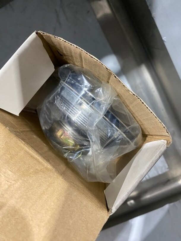 NEW! SCRATCH-N-DENT! Sapphire Single Compartment Prep Sink! All Stainless Steel! With Legs! Model: SMS2020 - Image 6 of 8