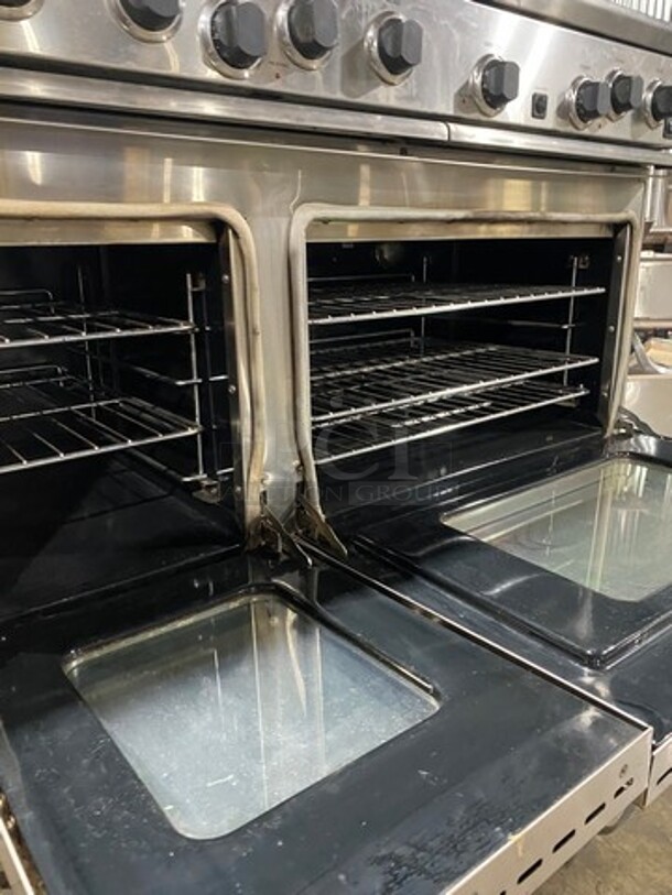 GREAT! DCS Commercial Gas Powered 6 Burner Stove! With Center Mini Flat Top Griddle! With 1 Full Size & 1 Mini Oven Underneath! All Stainless Steel! - Image 9 of 11