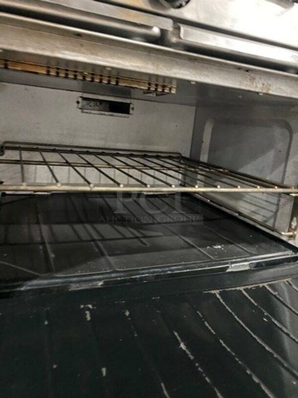 Sunfire Commercial Natural Gas Powered 10 Burner Stove! With Raised Back Splash! With 2 Full Size Oven Underneath! All Stainless Steel! On Casters! - Image 9 of 11