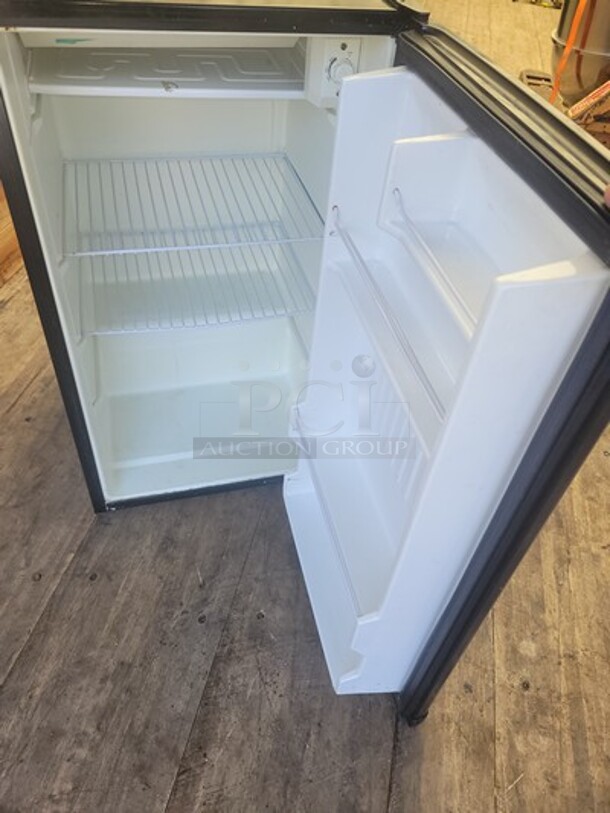 Whirlpool Mini Refrigerator - Image 2 of 3