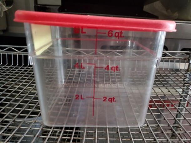 Rubbermaid Measurement Container W/ Lid.  