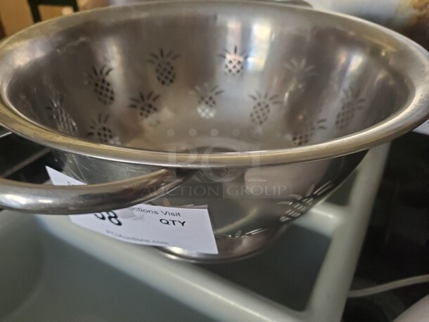 Stainless Steel Colander  - Image 3 of 5