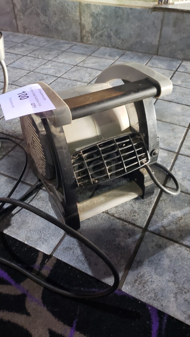 Floor Fan (Location 2) - Image 1 of 1