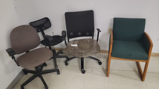 Lot of 4 Chairs

(Location 2) - Image 1 of 1