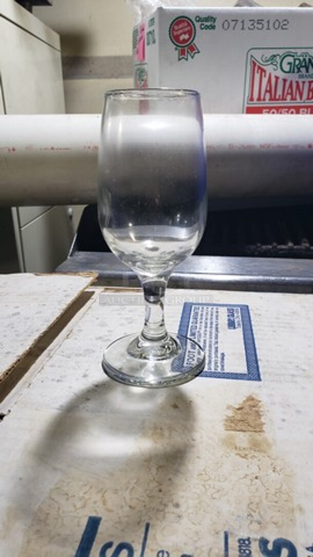 Lot of 36 Glasses - Image 1 of 1