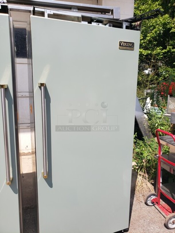Beautiful Viking 36" Column Freezer! Very nice condition!

115 V
60 Hz
9.5 A - Image 1 of 5