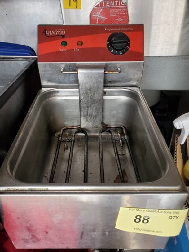 Avantco F100 Electric Countertop Fryer - 120V, 1750W - Image 4 of 6