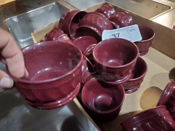 One lot of Turnbury Insulated Pedestal Based Bowls - Image 2 of 2