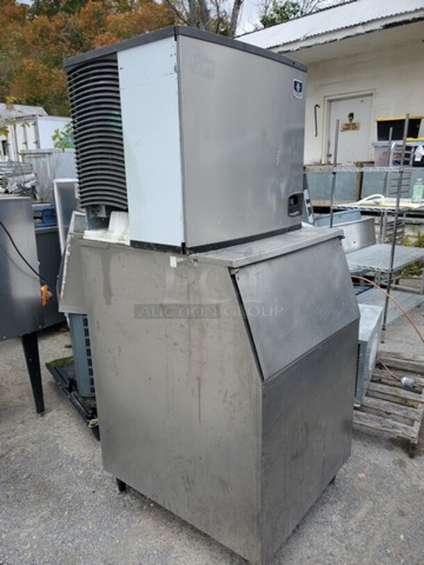 Manitowoc IY0906A Air Cooled Ice Machine w/ Bin
208-230 V
60 Hz
1 PH - Image 2 of 6