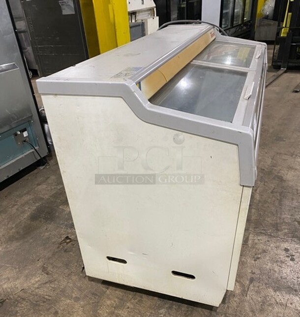 TURBO AIR Commercial Ice Cream Display Merchandiser With Serving Counter! MODEL TGF-13F SN: GF13110017 115V 1PH  - Image 3 of 7