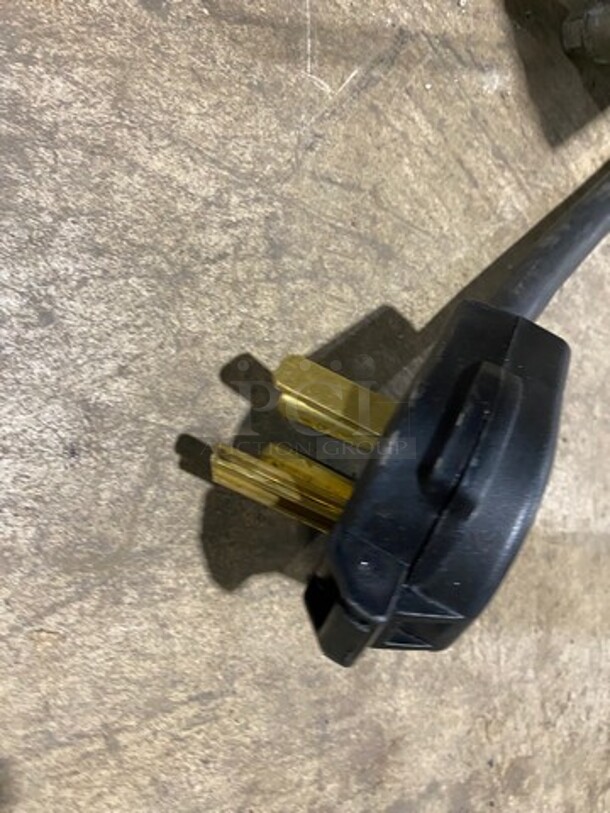 Curtis Commercial Countertop Dual Coffee Brewing Machine! With Hot Water Dispenser! With Satellite Coffee Server! All Stainless Steel Body! On Small Legs! Model: SCGEM612ILD10 SN: 10537888 220V 60HZ 1 Phase - Image 8 of 8