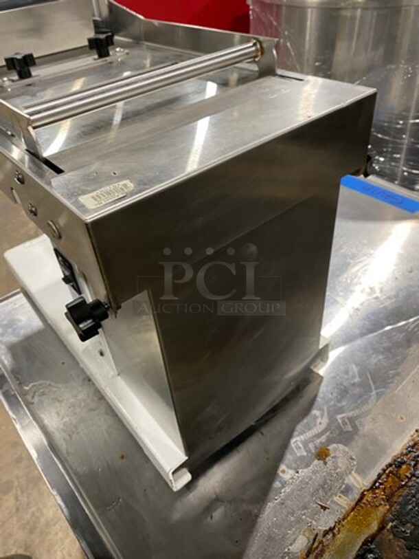 Oliver Commercial Countertop Mini Chip Slicer! Model: 738 SN: 189095 115V 60HZ 1 Phase - Image 4 of 7