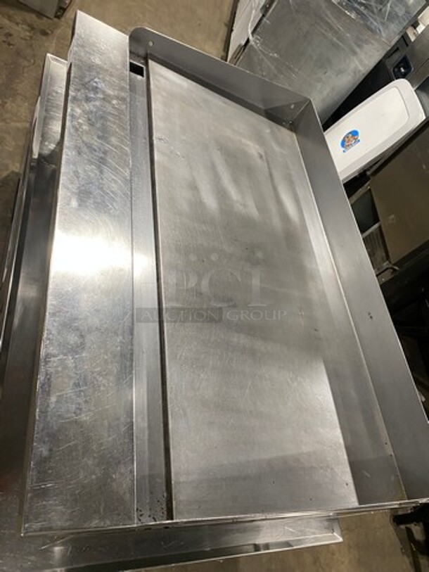 Sierra Commercial Countertop Natural Gas Powered Flat Top Griddle! With Back And Side Splashes! All Stainless Steel! On Small Legs! - Image 5 of 8