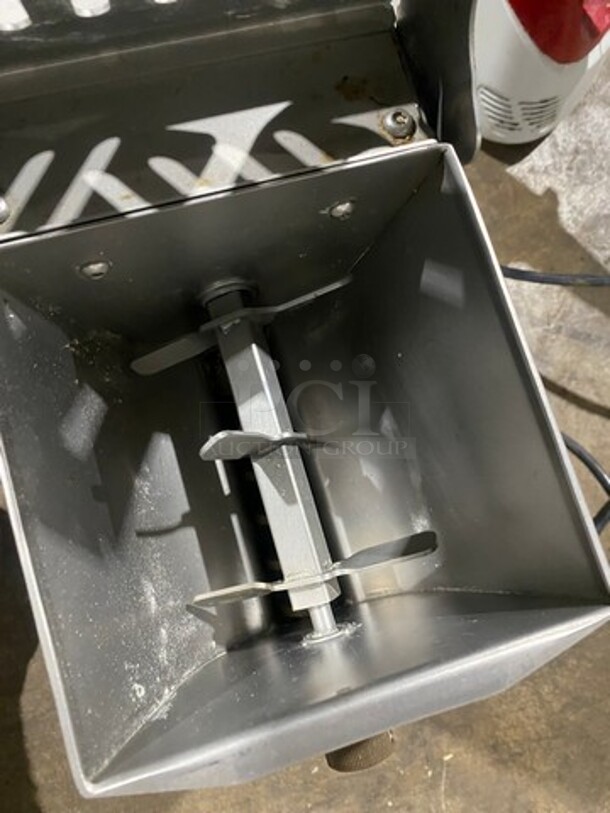 Arcobaleno Commercial Countertop Pasta Molder! Model: VETRI SN: 100931 120V 60HZ 1 Phase - Image 6 of 9