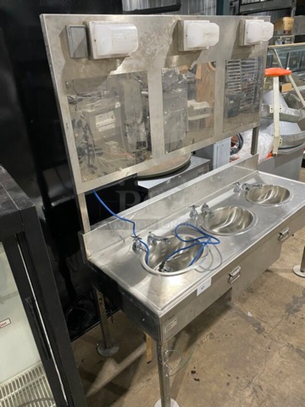 WOW! Commercial 3 Bay Sink Wash Station! Solid Stainless Steel! On Legs! - Image 2 of 11