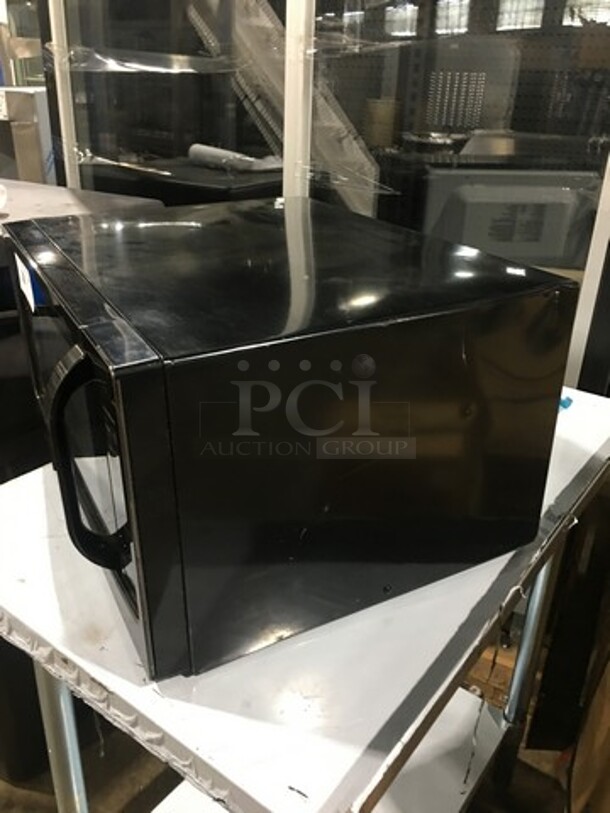 LATE MODEL! NEW!  2021 Hamilton Beach Countertop Microwave Oven! Model: P11043ALMWTB1 120V - Image 2 of 6