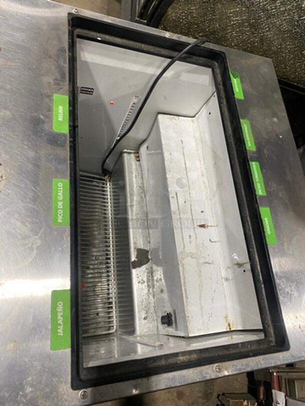 True Commercial Refrigerated Sandwich Prep Table! With Sneeze Guard! With Single Door Storage Space Underneath! All Stainless Steel! On Legs! Model: TSSU2708 SN: 5270403 115V 60HZ 1 Phase - Image 5 of 8