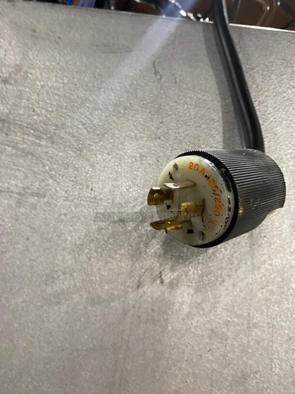 Traulsen Stainless Steel Two Door Reach In Freezer! On Commercial Casters!  Working When Removed! MODEL ALT232WUT SN:227187 208-115V 1PH - Image 8 of 8